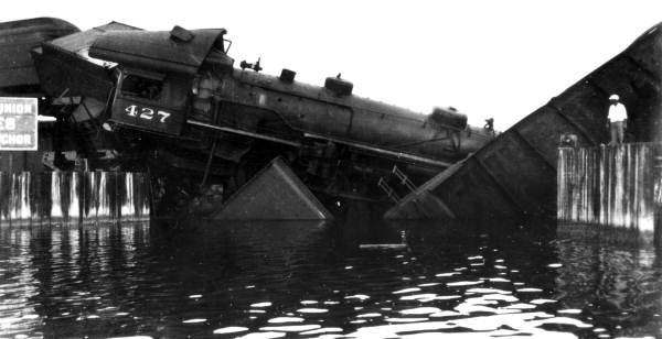 FEC-Railway-train-wreck-Jupiter-1934_1