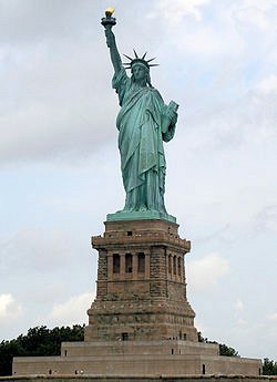250px-Statue_of_Liberty_7